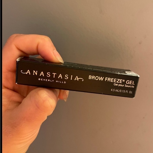 Anastasia Beverly Hills Other - Anastasia Beverly Hills Brow Freeze® Gel